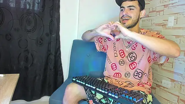 Snapshot of Master_King_Crazzy777 chatting on 10/19/25, 06:41 Master King Crazzy777 online show from 10/19/25, 06:41