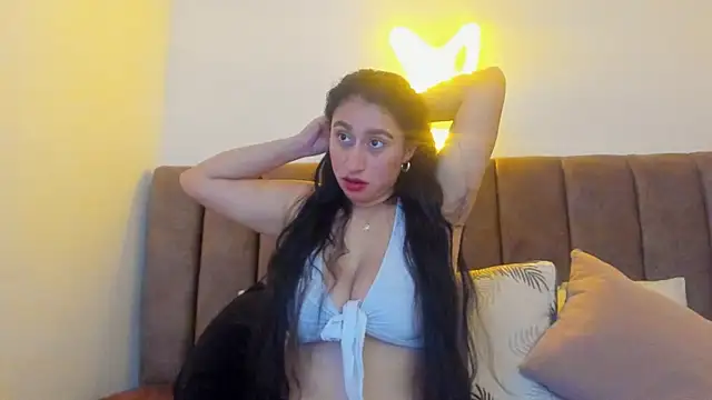 Amara18   online show from 11/05/25, 01:49