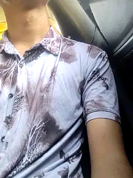 Snapshot of use_19 chatting on 11/16/25, 04:18 use 19 online show from 11/16/25, 04:18