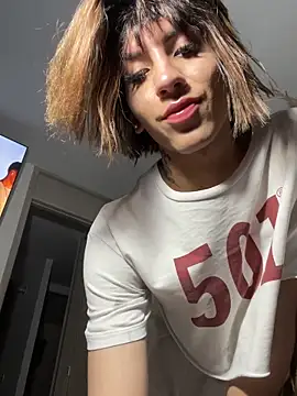 SiaraRealist online show from 03/11/26, 01:55