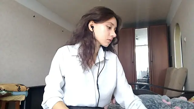 MiaLovelyOne online show from 10/13/25, 08:47