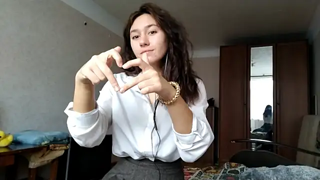 MiaLovelyOne online show from 10/18/25, 07:20