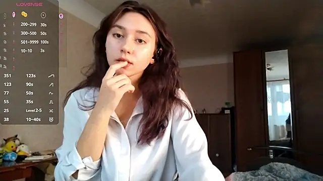 MiaLovelyOne online show from 11/13/25, 09:30