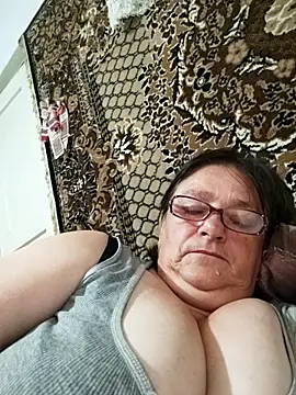 Snapshot of MilaCold5443 chatting on 06/13/26, 04:43 MilaCold5443 online show from 06/13/26, 04:43