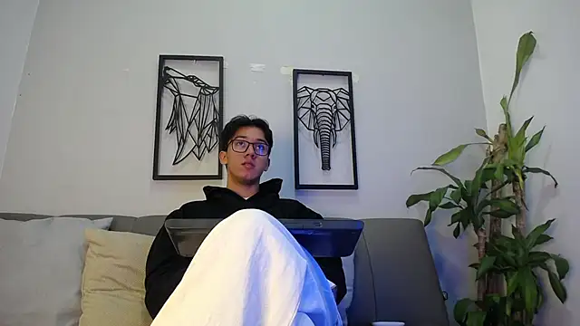 Austin Reeds online show from 10/23/25, 12:15