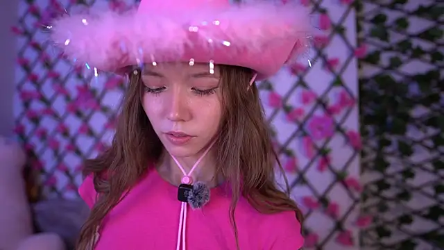 Petite Polly online show from 11/07/25, 06:08