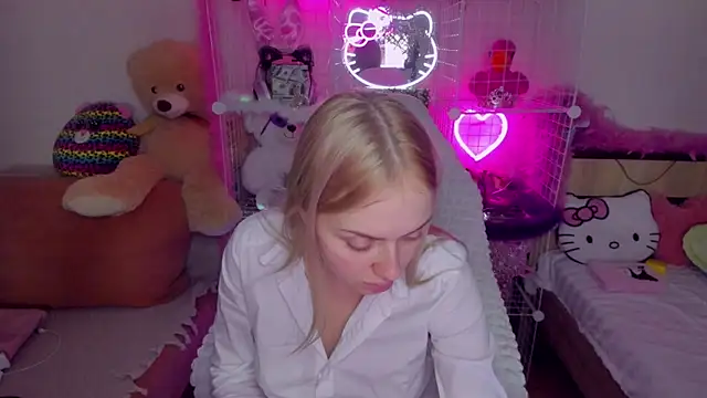 CeaneLino online show from 12/18/25, 03:29