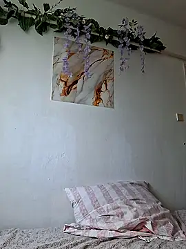 Nika aa online show from 04/19/26, 01:21