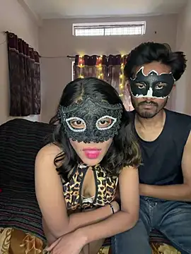 Lovebirdss online show from 02/15/26, 08:02