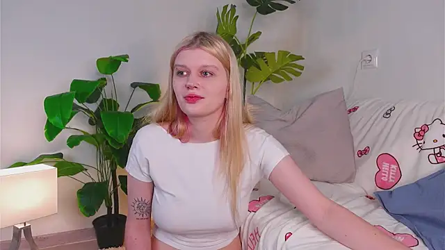 Any mo0n online show from 10/11/25, 08:24