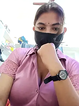 Hot radhaji online show from 04/05/26, 12:30