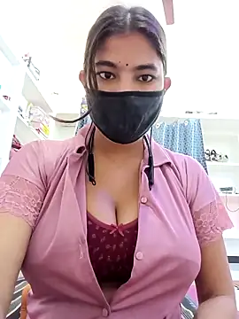 Hot radhaji online show from 04/16/26, 03:07