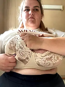 Snapshot of Vita6777 chatting on 10/08/25, 06:11 Vita6777 online show from 10/08/25, 06:11