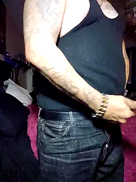 B1GLO online show from 12/15/25, 01:54