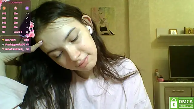Snapshot of CeyaLier chatting on 06/20/26, 10:23 CeyaLier online show from 06/20/26, 10:23