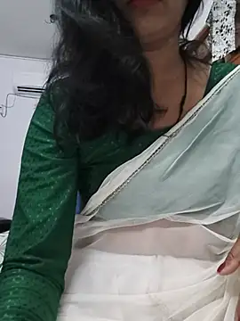 Snapshot of Janu-hasena chatting on 06/12/26, 11:35 Janu-hasena online show from 06/12/26, 11:35