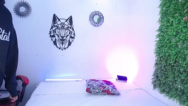 Emo Boy  online show from 12/04/25, 12:25