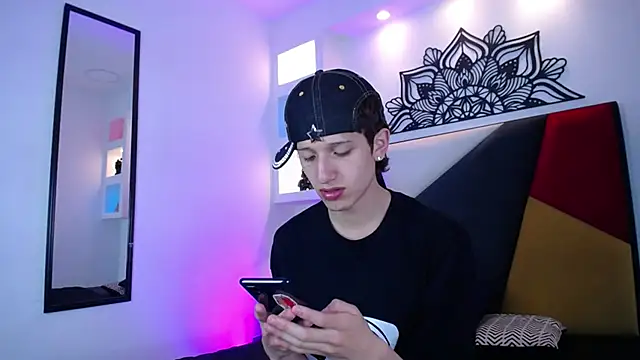 Emo Boy  online show from 01/14/26, 06:24