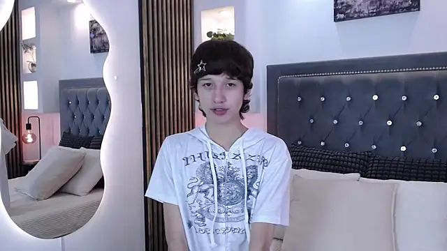 Emo Boy  online show from 04/13/26, 08:25