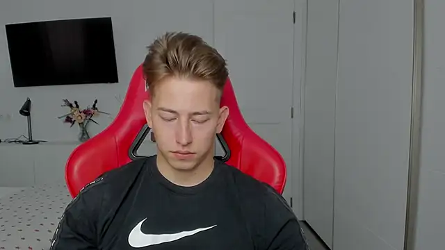 find0m master online show from 10/12/25, 02:16