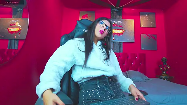 Aranzza Ross online show from 11/26/25, 12:28