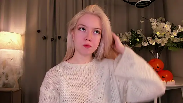 TinaStevenson online show from 10/31/25, 10:22