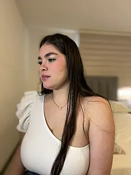 Isabella LaRue online show from 05/12/26, 07:44