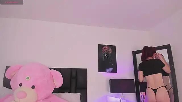 SaradaParker online show from 03/20/26, 02:44