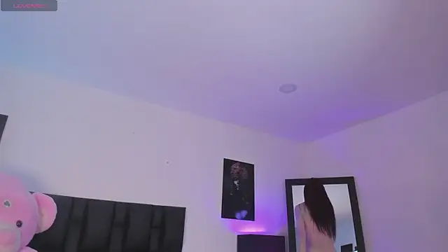 SaradaParker online show from 04/20/26, 02:53