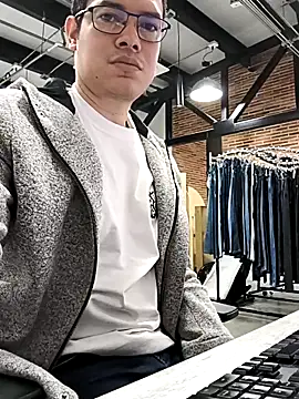 LuigiV2025 online show from 02/03/26, 03:39