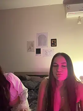 MayaGlow online show from 12/20/25, 05:47