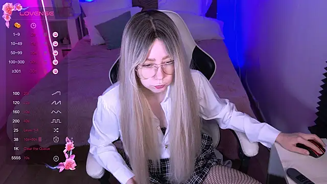 sofiisun online show from 10/30/25, 02:13