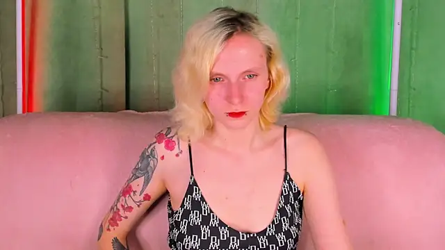 LikiLips online show from 05/01/26, 08:30