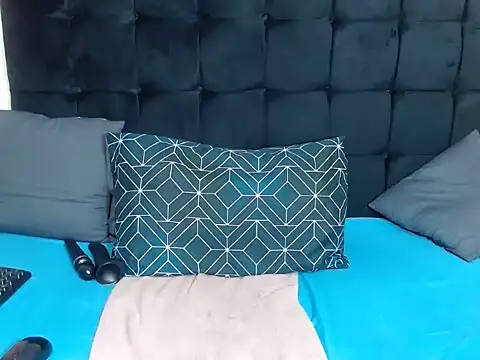 CaramelBootty online show from 10/25/25, 04:02