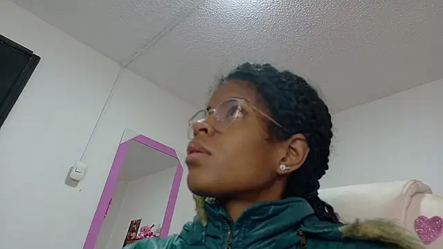 thianahorny online show from 03/10/26, 12:43