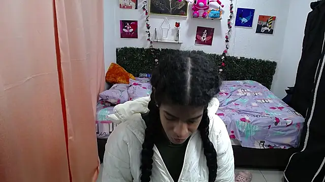 thianahorny online show from 04/16/26, 12:39