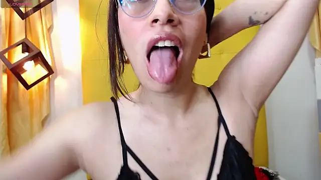 caty angel online show from 10/15/25, 09:37