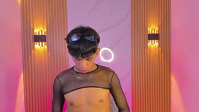 Ethan thouse online show from 11/28/25, 08:11