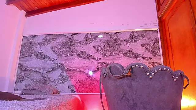 Ethan thouse online show from 12/17/25, 08:15