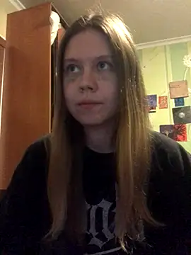 LunaVirelle online show from 10/18/25, 09:59