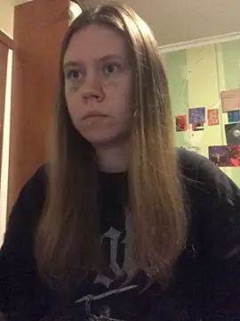 LunaVirelle online show from 10/26/25, 08:59