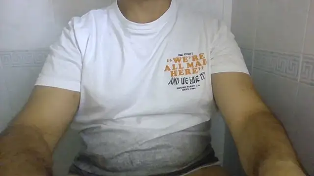 Snapshot of sci69 chatting on 05/16/26, 01:43 sci69 online show from 05/16/26, 01:43