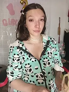 Lucy colee online show from 03/31/26, 06:41