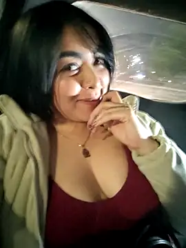 Victoria Jonhss online show from 10/17/25, 11:29