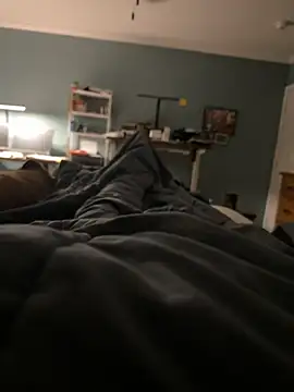 Snapshot of Beastyfuck chatting on 11/27/25, 12:35 Beastyfuck online show from 11/27/25, 12:35