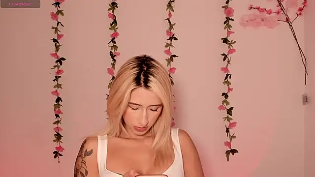 Ashleyroys 111 online show from 03/19/26, 05:50