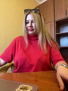 Snapshot of Passion-Blondy chatting on 04/30/26, 08:42 Passion-Blondy online show from 04/30/26, 08:42