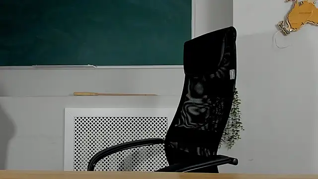 ClaireMathis online show from 04/07/26, 02:50