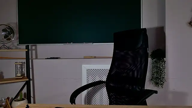 ClaireMathis online show from 04/25/26, 02:47