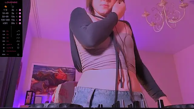 liquid0fluid0 online show from 11/11/25, 08:42